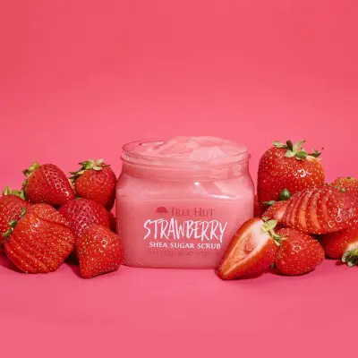 Body Exfoliator Tree Hut Strawberry Sugar 510 g