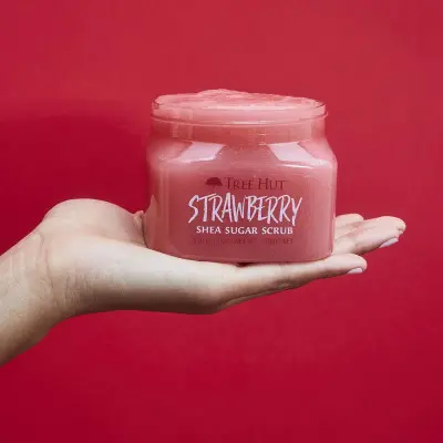 Body Exfoliator Tree Hut Strawberry Sugar 510 g